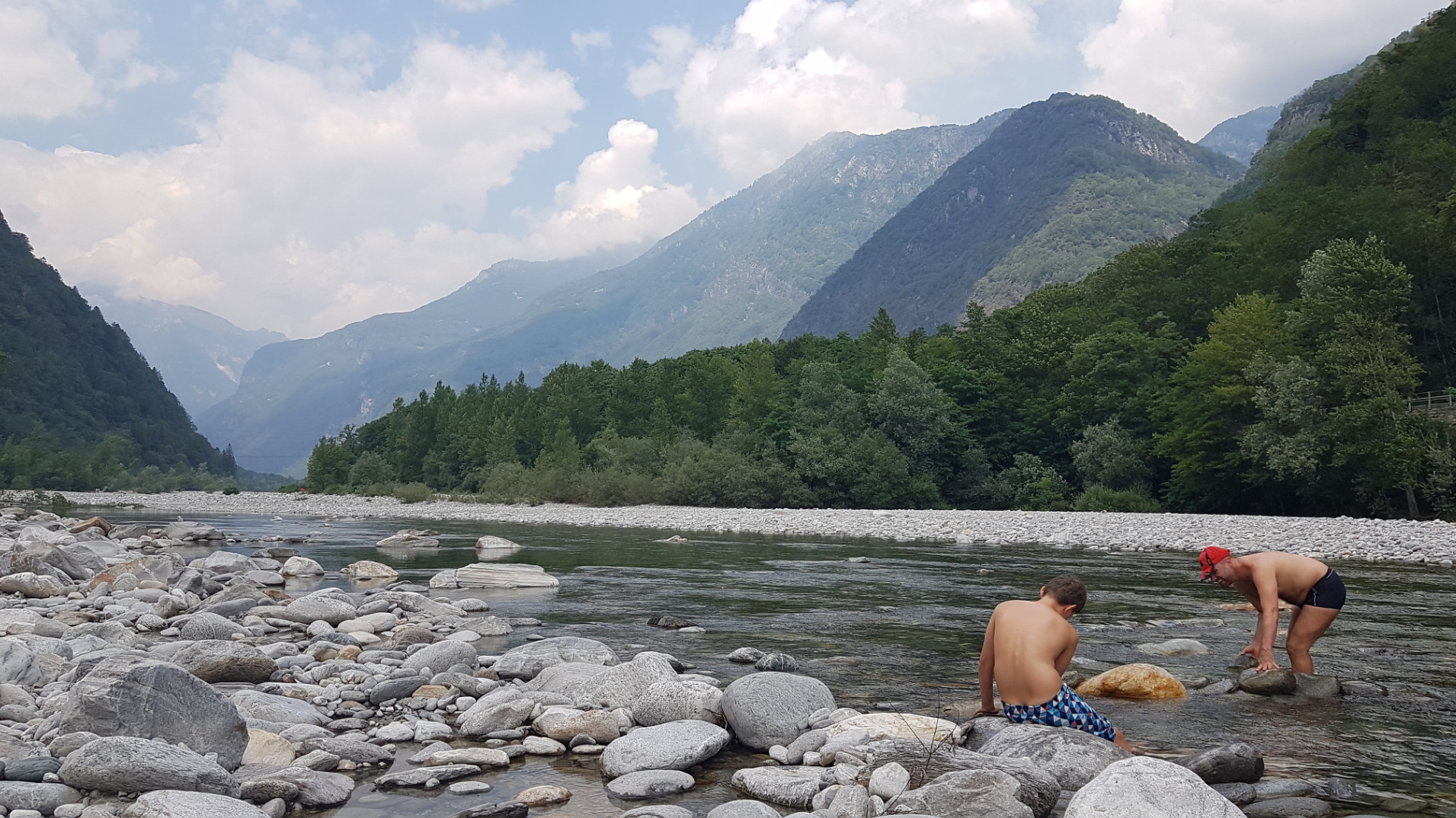 Mehr über den Artikel erfahren Baden in der Maggia bei Lodano